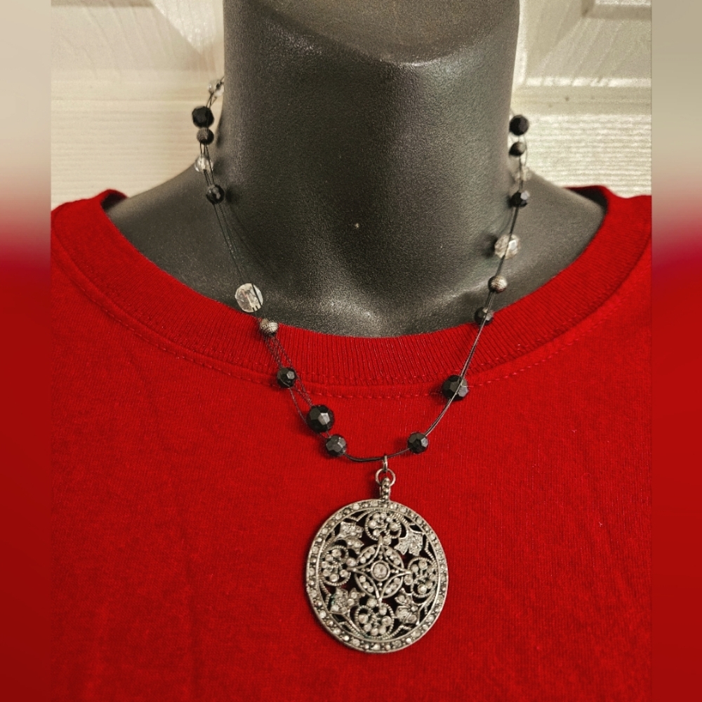 NY 16" Black with Sparkle Necklace Awesome Classy